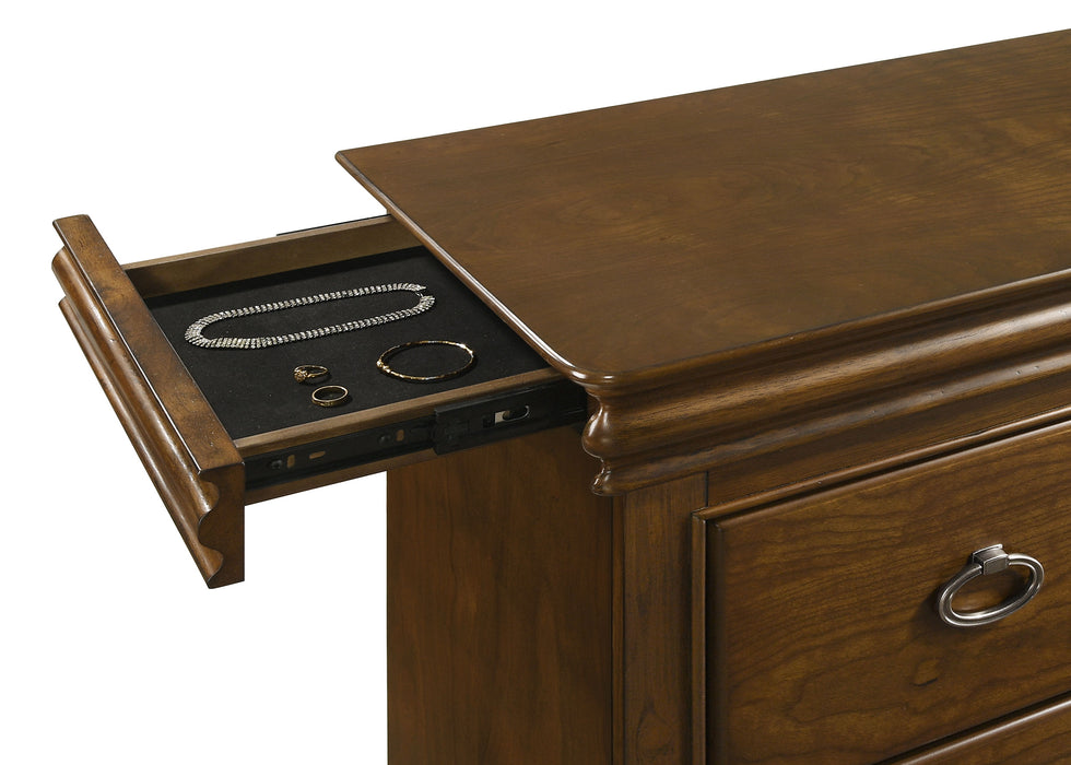 Garland Dresser