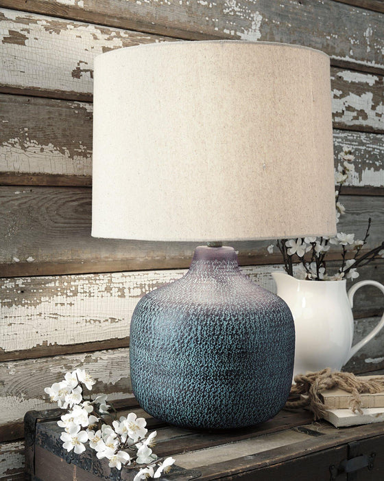 Malthace Table Lamp