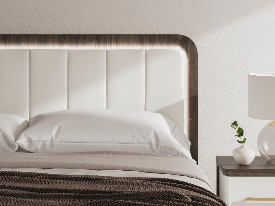 Kendanport Upholstered Bed