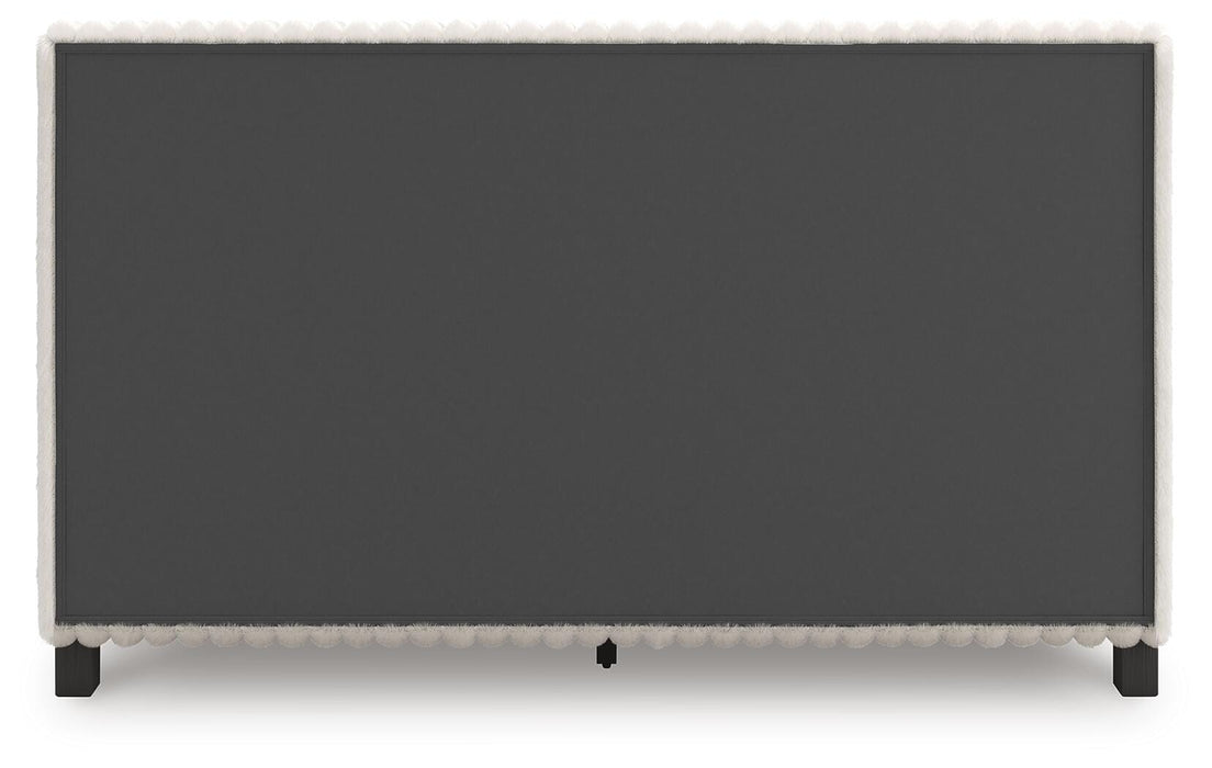 Zuraleus Bed